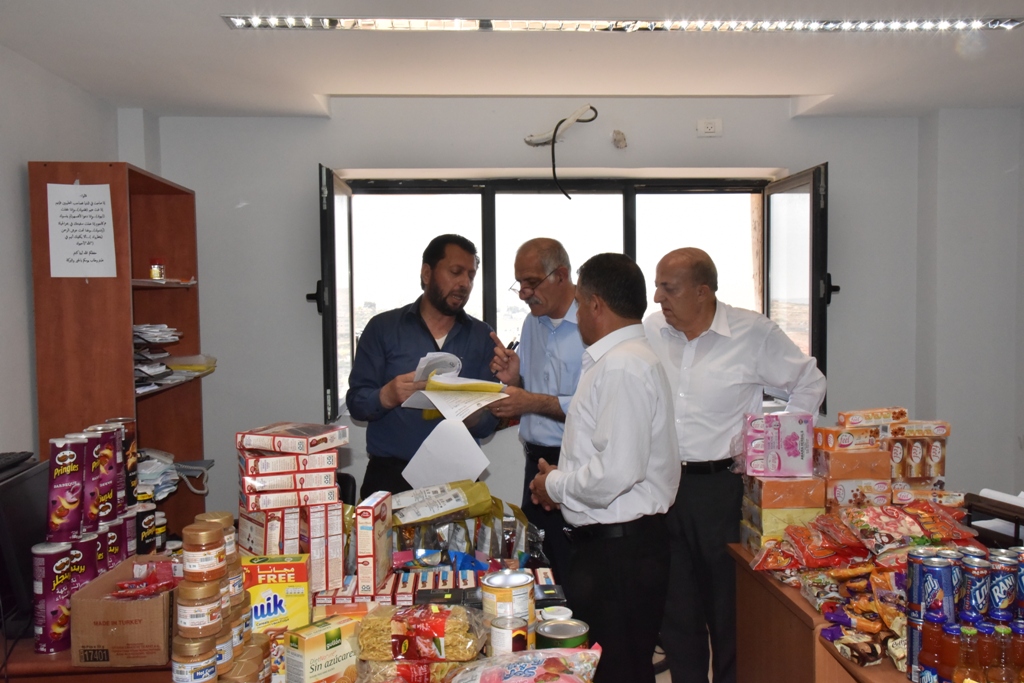 بلدية بيت لحم تتلف حوالي النصف طن من المنتجات الغذائية منتهية الصلاحية