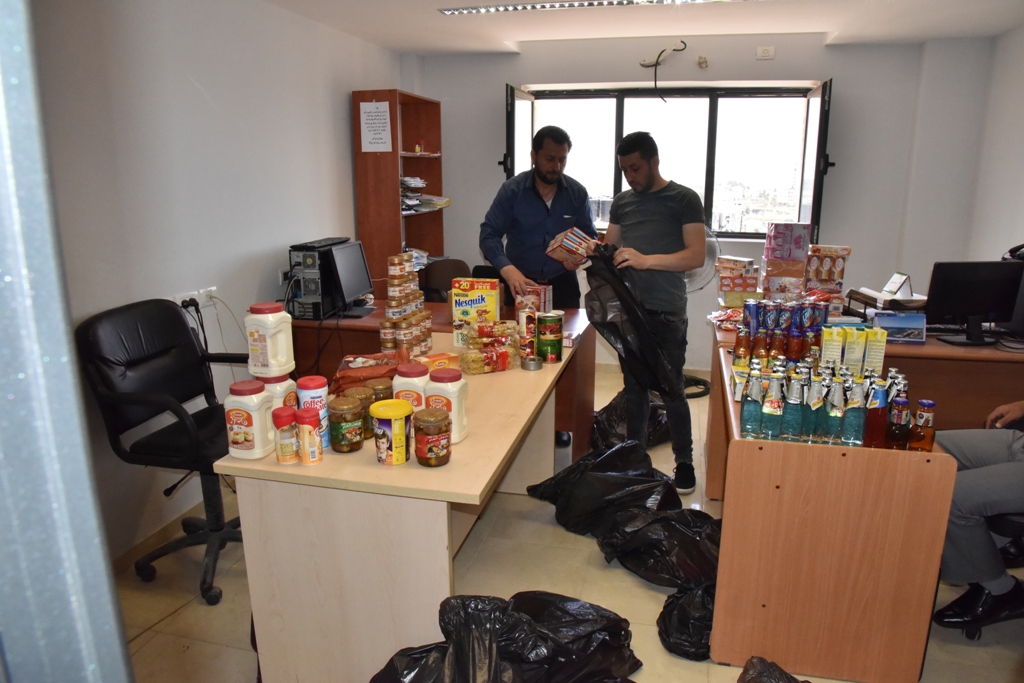 بلدية بيت لحم تتلف حوالي النصف طن من المنتجات الغذائية منتهية الصلاحية