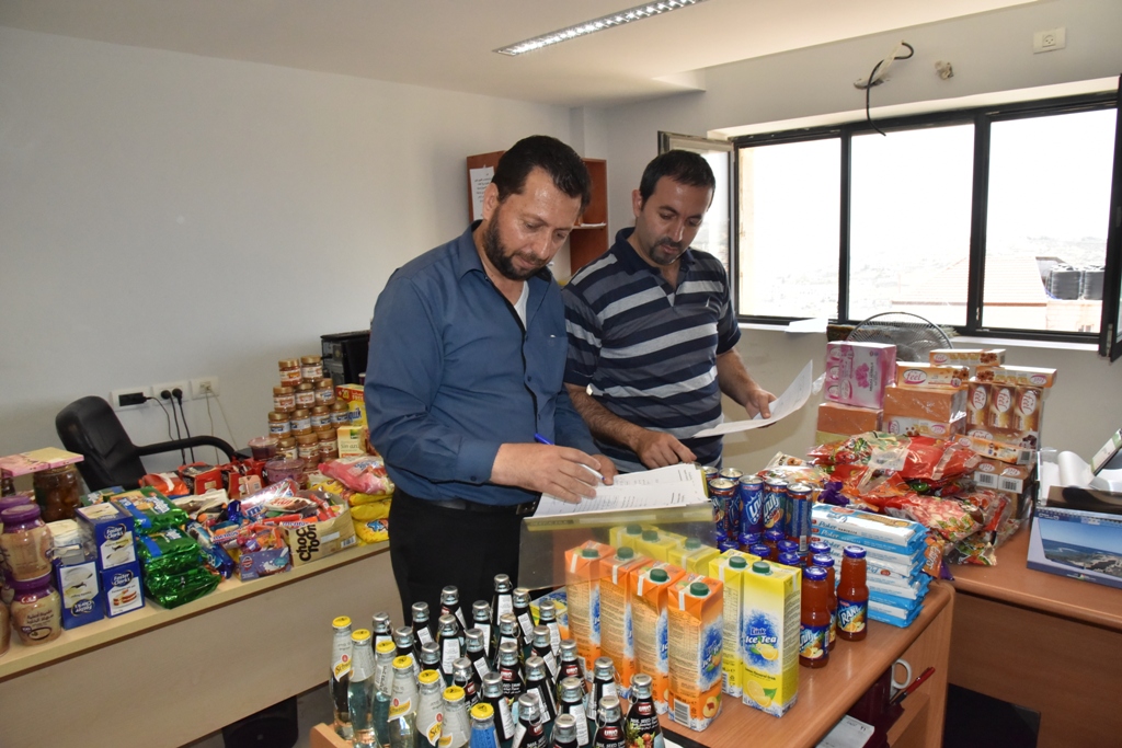 بلدية بيت لحم تتلف حوالي النصف طن من المنتجات الغذائية منتهية الصلاحية