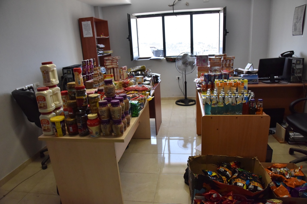 بلدية بيت لحم تتلف حوالي النصف طن من المنتجات الغذائية منتهية الصلاحية