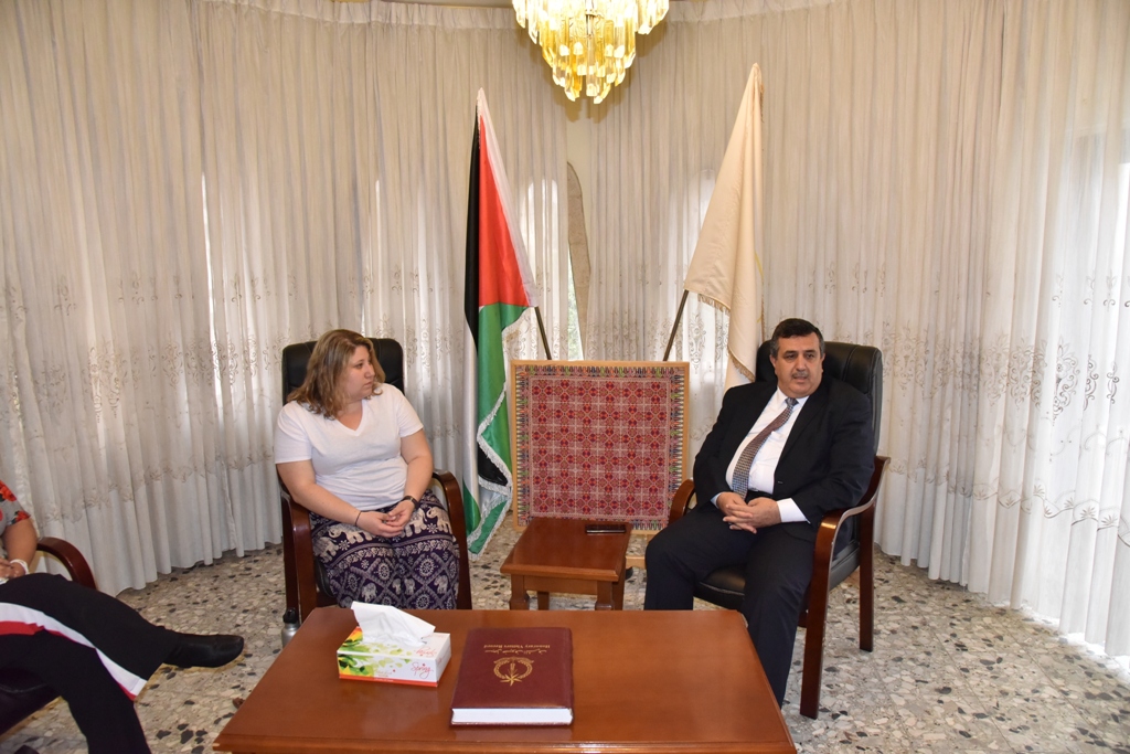 سلمان يستقبل وفد طلبة أميريكيين ويتحدث عن تحديات المدينة