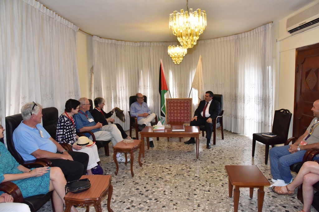 The Mayor of Bethlehem welcomes an American academic delegation and conveys the city challenges to them