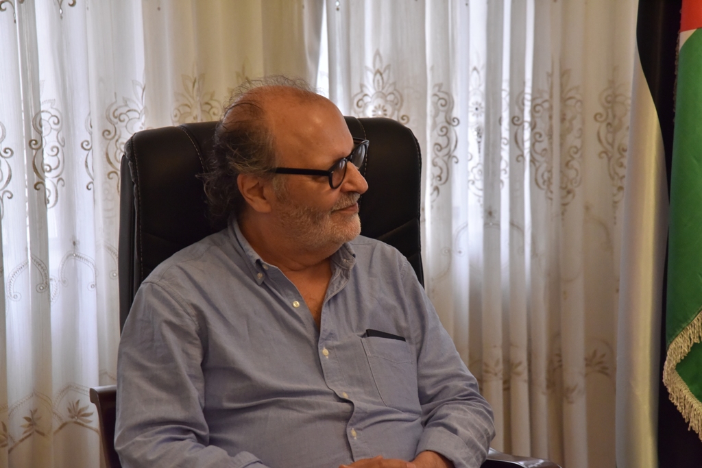 The Mayor of Bethlehem welcomes an American academic delegation and conveys the city challenges to them