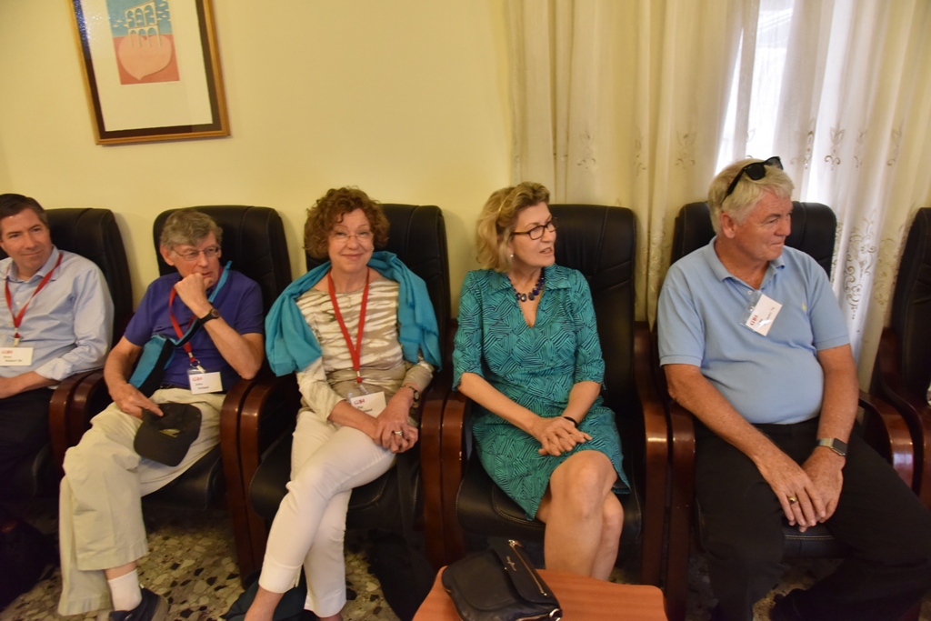 The Mayor of Bethlehem welcomes an American academic delegation and conveys the city challenges to them