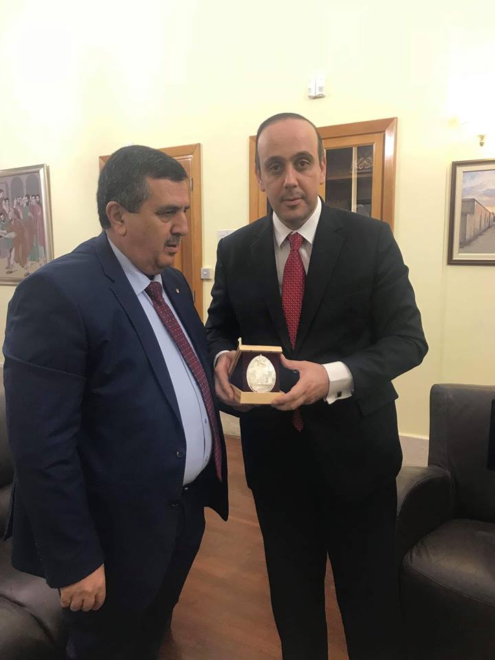 رئيس بلدية بيت لحم يلتقي مع رئيس بلدية بافوس القبرصية لبحث أفاق التعاون المستقبلي