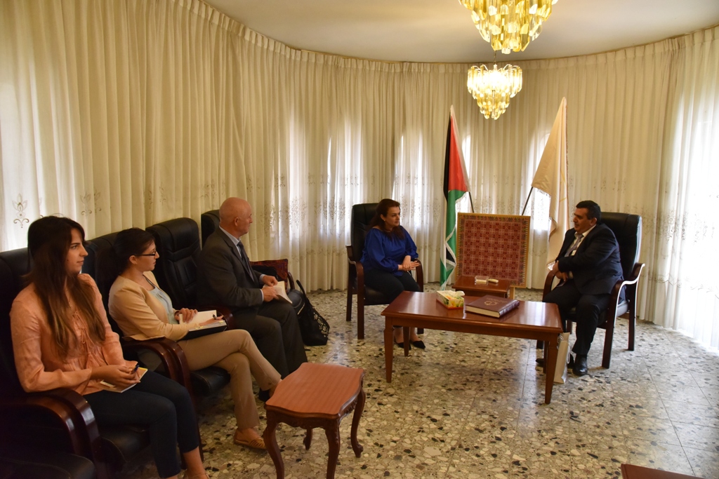  رئيس بلدية بيت لحم يستقبل مديرة دائرة الشرق الأوسط وإفريقيا في وزارة الخارجية الأوكرانية وينقل لها تحديات المدينة