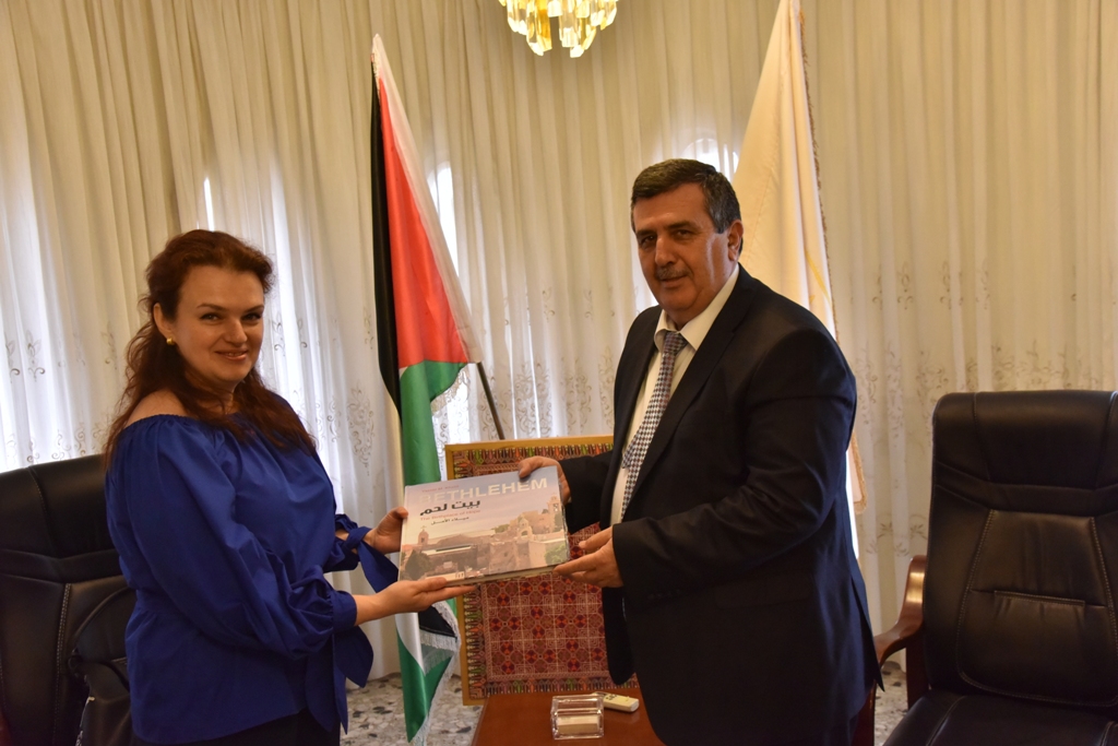 Mayor of Bethlehem welcomes the Director General of the Middle East and Africa Department in the Ministry of Foreign Affairs of Ukraine and conveys the city challenges to her