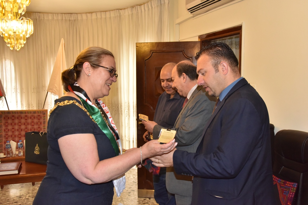 A meeting at Bethlehem Municipality between the Mayor of Bethlehem and Glasgow