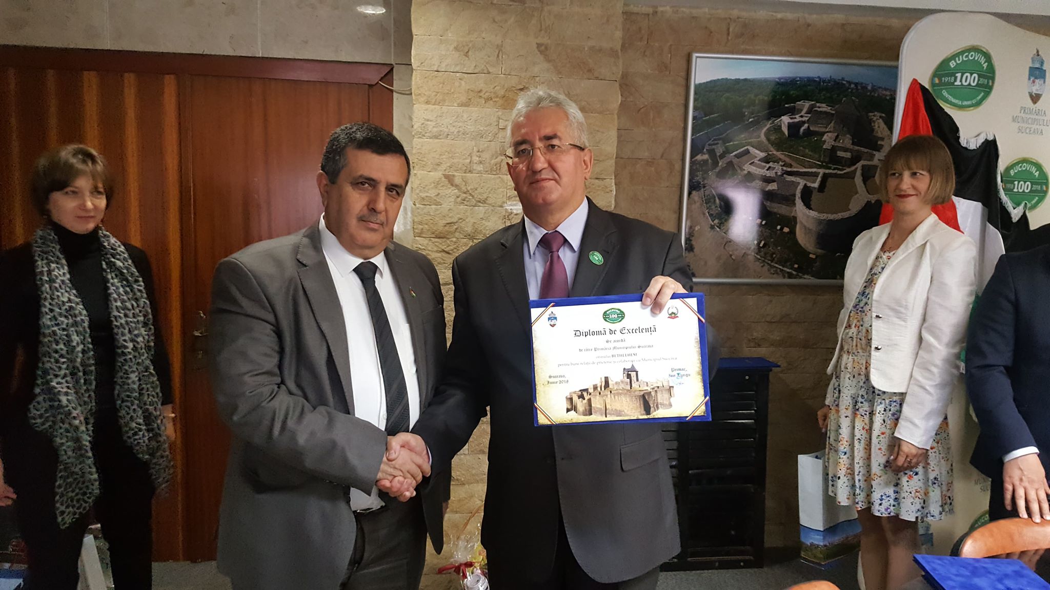 سلمان يشارك بإحتفال مدينة سوتشافا الرومانية المتوأمة مع مدينة بيت لحم والإتفاق حول تبادلات عديدة بين الجانبين