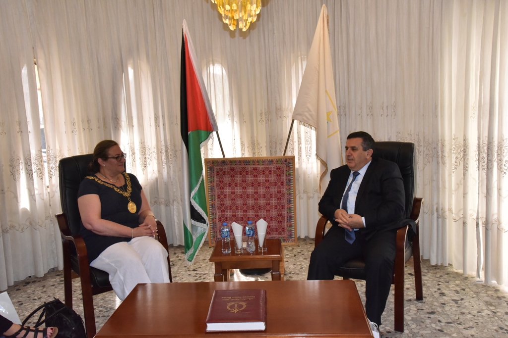 A meeting at Bethlehem Municipality between the Mayor of Bethlehem and Glasgow
