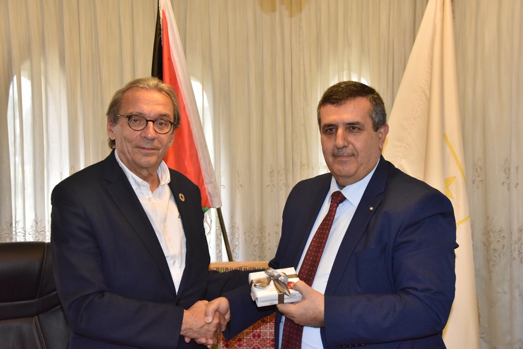 The Mayor of Bethlehem welcomes the Mayor of Strasbourg and discusses ways to improve the mutual relationship 