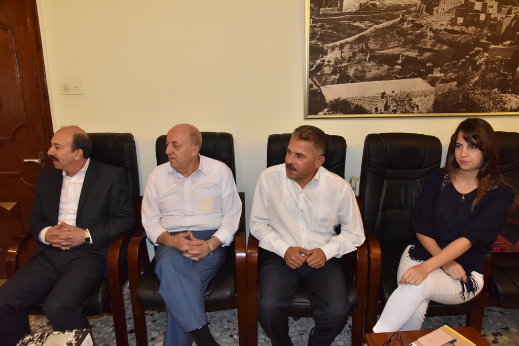 رئيس بلدية بيت لحم يستقبل رئيس بلدية ستراسبورغ الفرنسية ويبحثان سبل تعزيز العلاقات