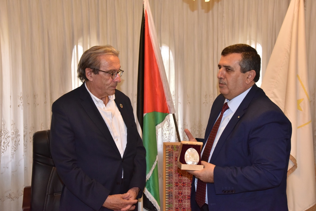 رئيس بلدية بيت لحم يستقبل رئيس بلدية ستراسبورغ الفرنسية ويبحثان سبل تعزيز العلاقات