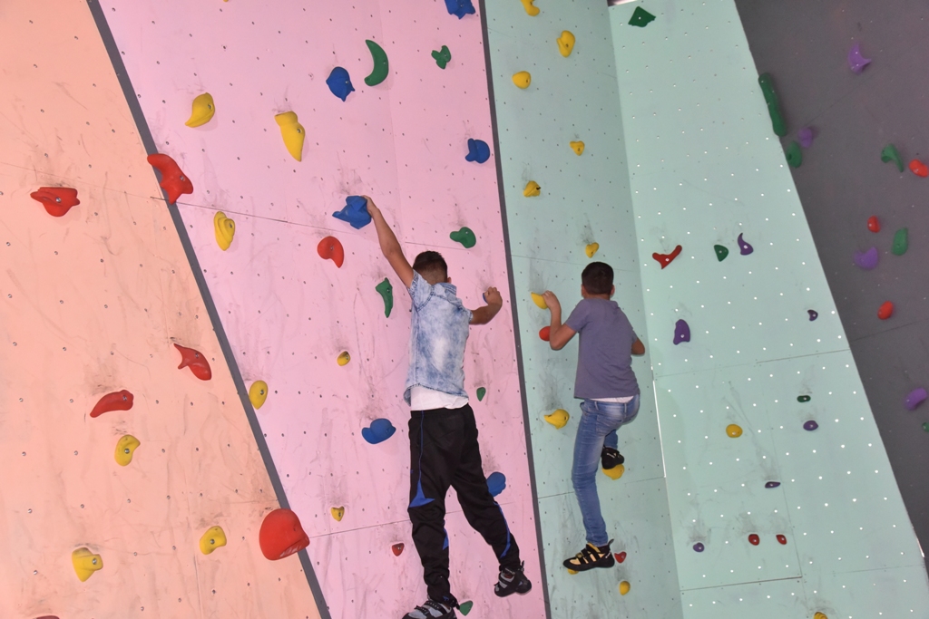 في إطار اتفاقية التوأمة بين بلديتي بيت لحم وجرونوبل  إفتتاح غرفة للتسلق في مبنى محطة الباصات المركزية