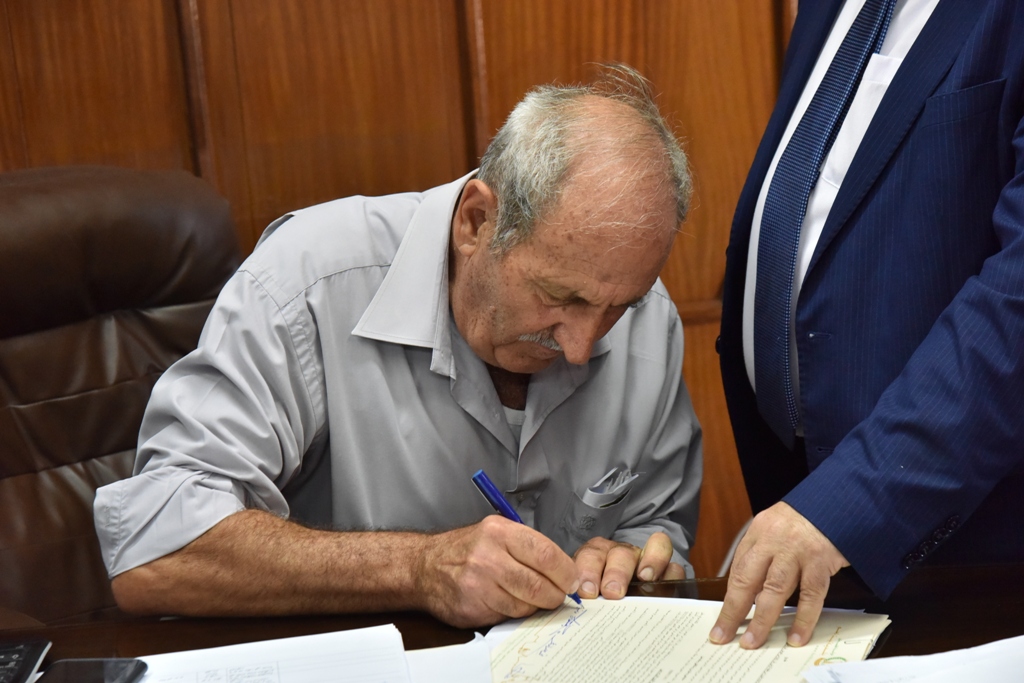 بهدف إقامة مدرسة صناعية حكومية تخدم محافظة بيت لحم  سلمان يوقع على إتفاقية شراء قطعة أرض