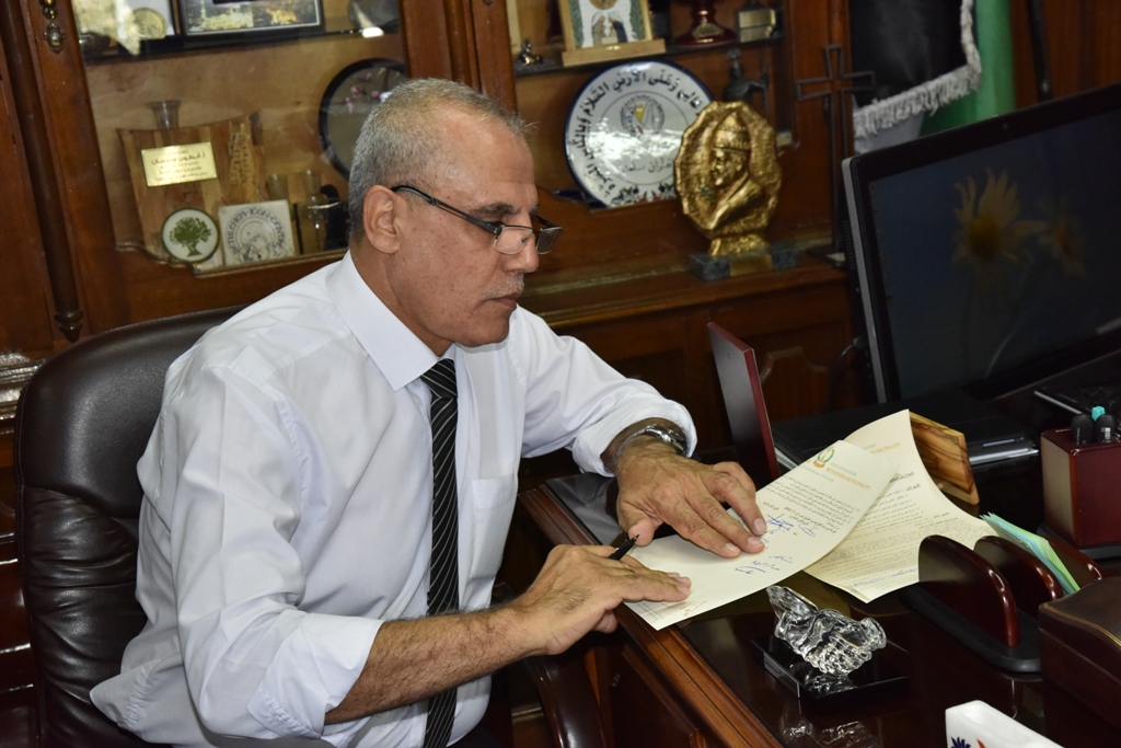 بهدف إقامة مدرسة صناعية حكومية تخدم محافظة بيت لحم  سلمان يوقع على إتفاقية شراء قطعة أرض