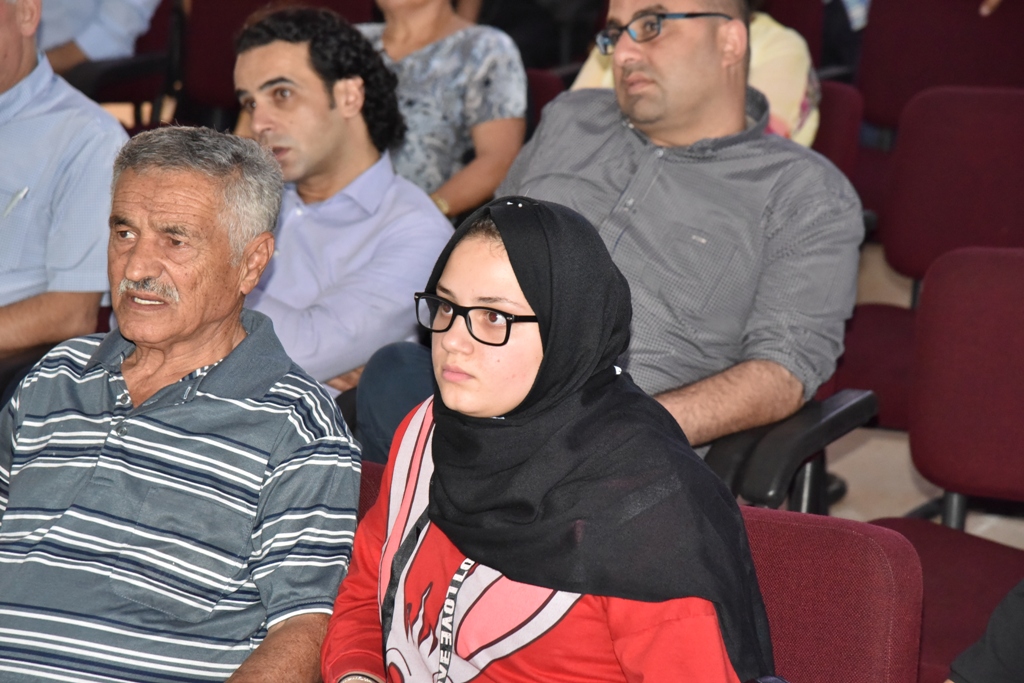 لقاء مجتمعي للتعريف بمشروع " تأهيل وترميم شارع النجمة والمناطق المحيطة " في مركز السلام/ بيت لحم