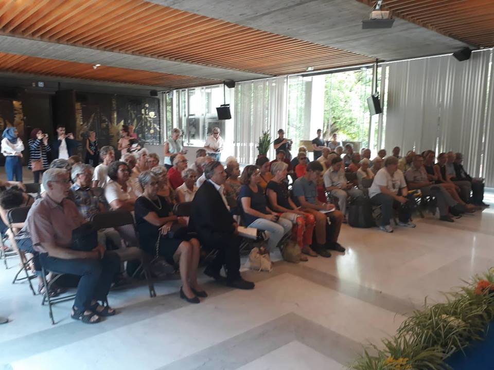 أثناء جولته في فرنسا لقاءات عدة لسلمان في باريس وجرونوبل بهدف تطوير العلاقات المشتركة ونقل الواقع الفلسطيني