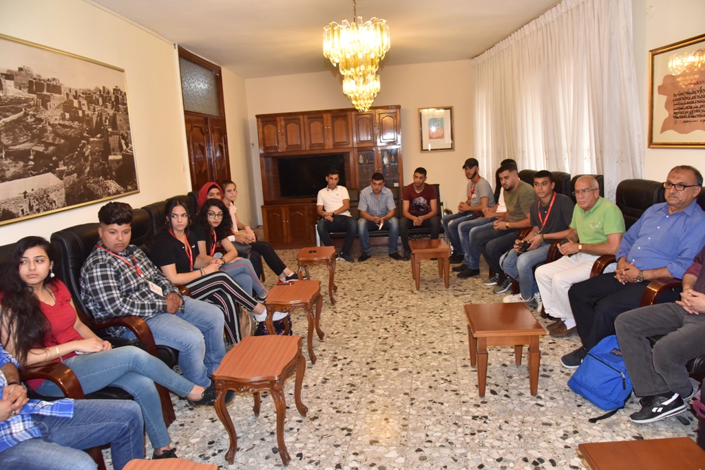 رئيس بلدية بيت لحم ورئيس المجلس الشبابي يستقبلان وفد مجلس شبابي البيرة