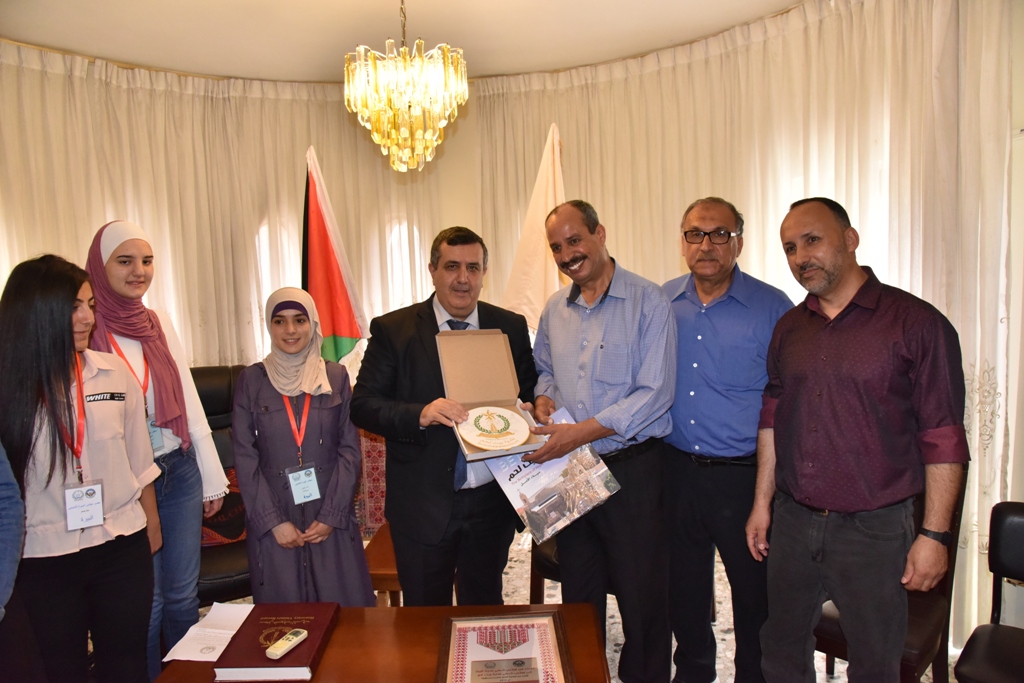 رئيس بلدية بيت لحم ورئيس المجلس الشبابي يستقبلان وفد مجلس شبابي البيرة