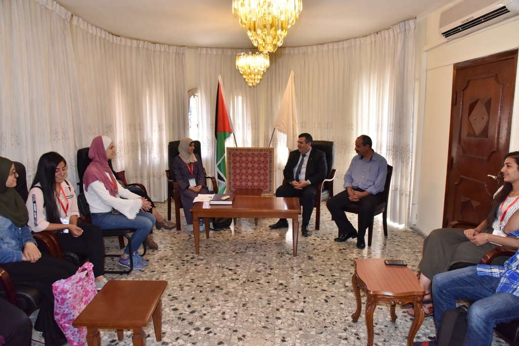 رئيس بلدية بيت لحم ورئيس المجلس الشبابي يستقبلان وفد مجلس شبابي البيرة