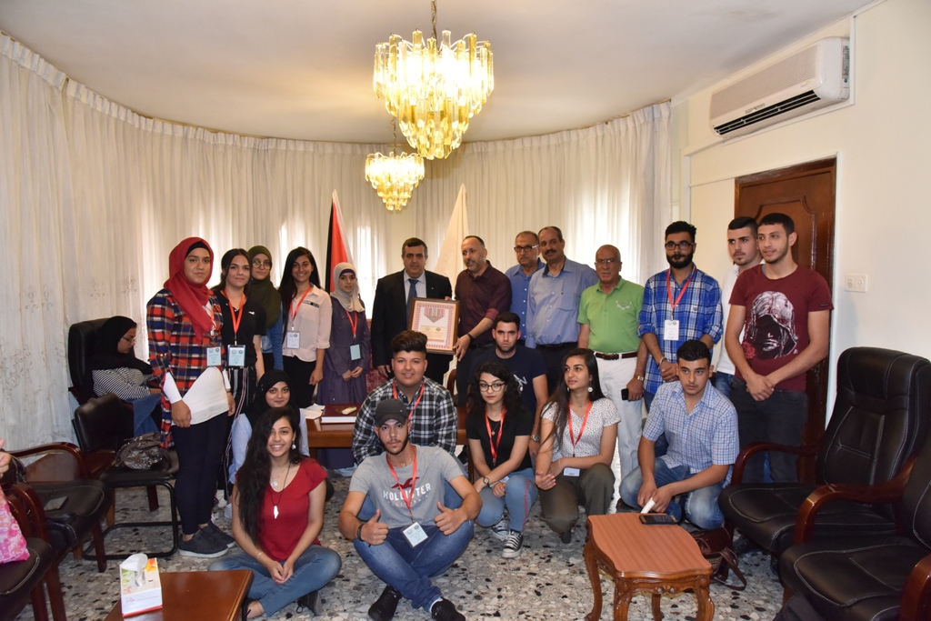 رئيس بلدية بيت لحم ورئيس المجلس الشبابي يستقبلان وفد مجلس شبابي البيرة