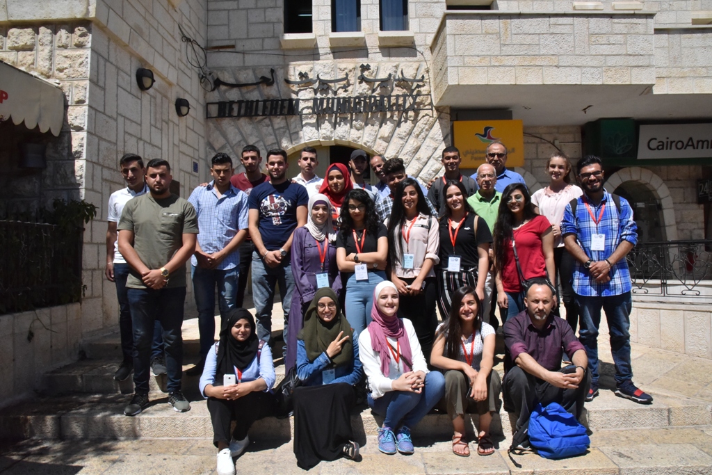 رئيس بلدية بيت لحم ورئيس المجلس الشبابي يستقبلان وفد مجلس شبابي البيرة