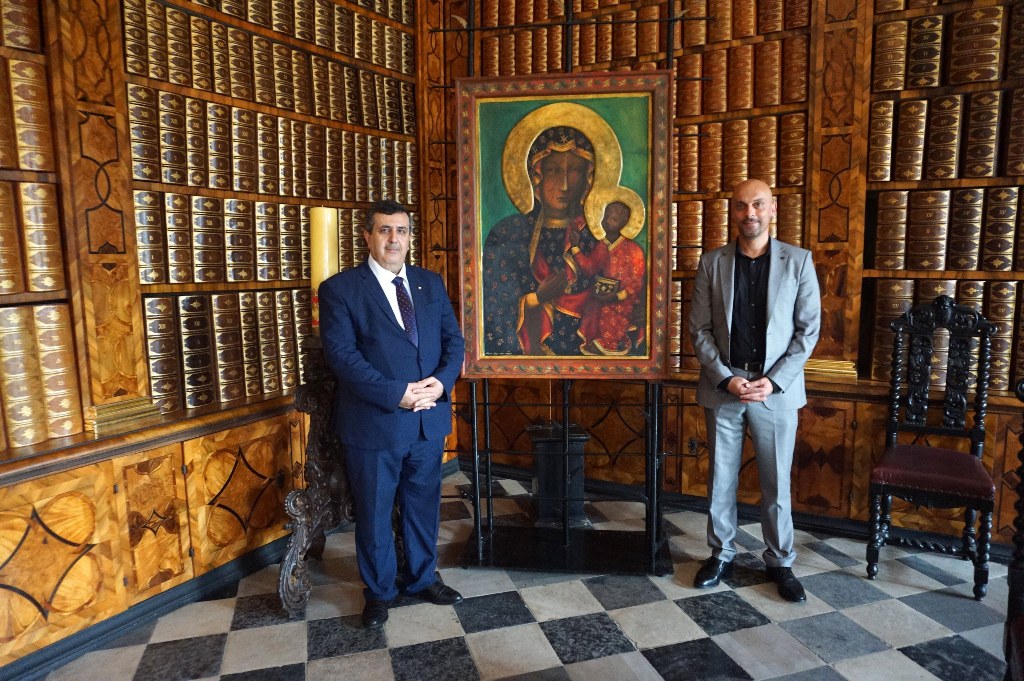 في جولته إلى بولندا سلمان يلتقي برئيس بلدية شيستوكوفا والسفير بوختا