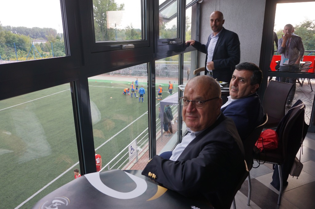 في جولته إلى بولندا سلمان يلتقي برئيس بلدية شيستوكوفا والسفير بوختا