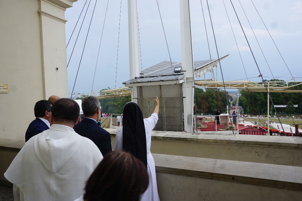 في جولته إلى بولندا سلمان يلتقي برئيس بلدية شيستوكوفا والسفير بوختا