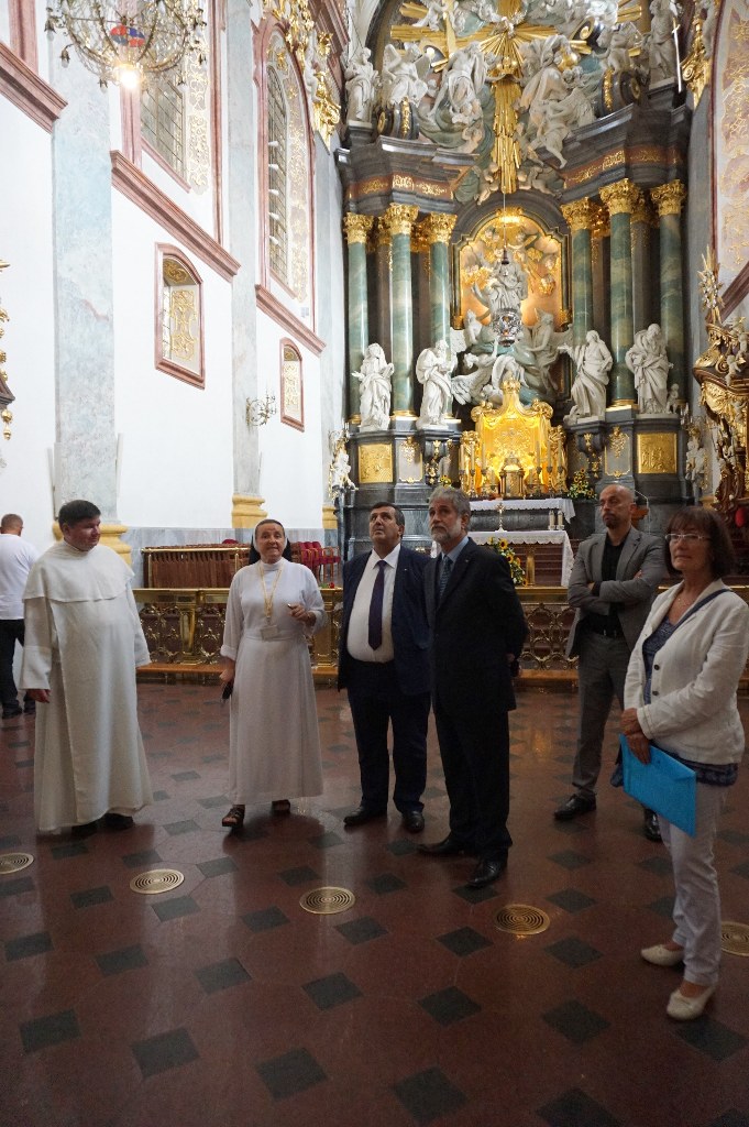 في جولته إلى بولندا سلمان يلتقي برئيس بلدية شيستوكوفا والسفير بوختا