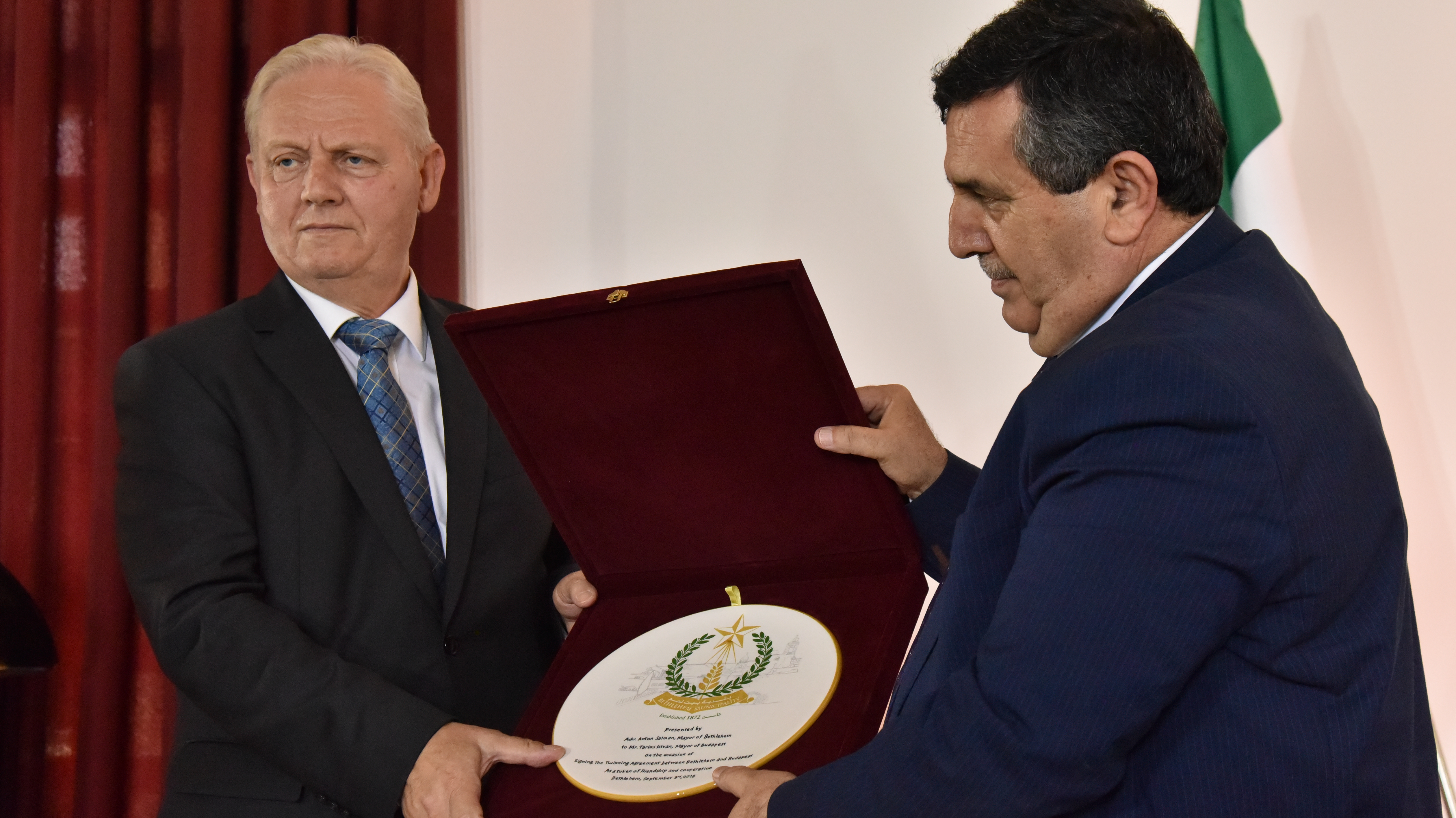 بلدية بيت لحم تحتفل بتوقيع إتفاقية توأمة جديدة مع العاصمة الهنغارية بودابست