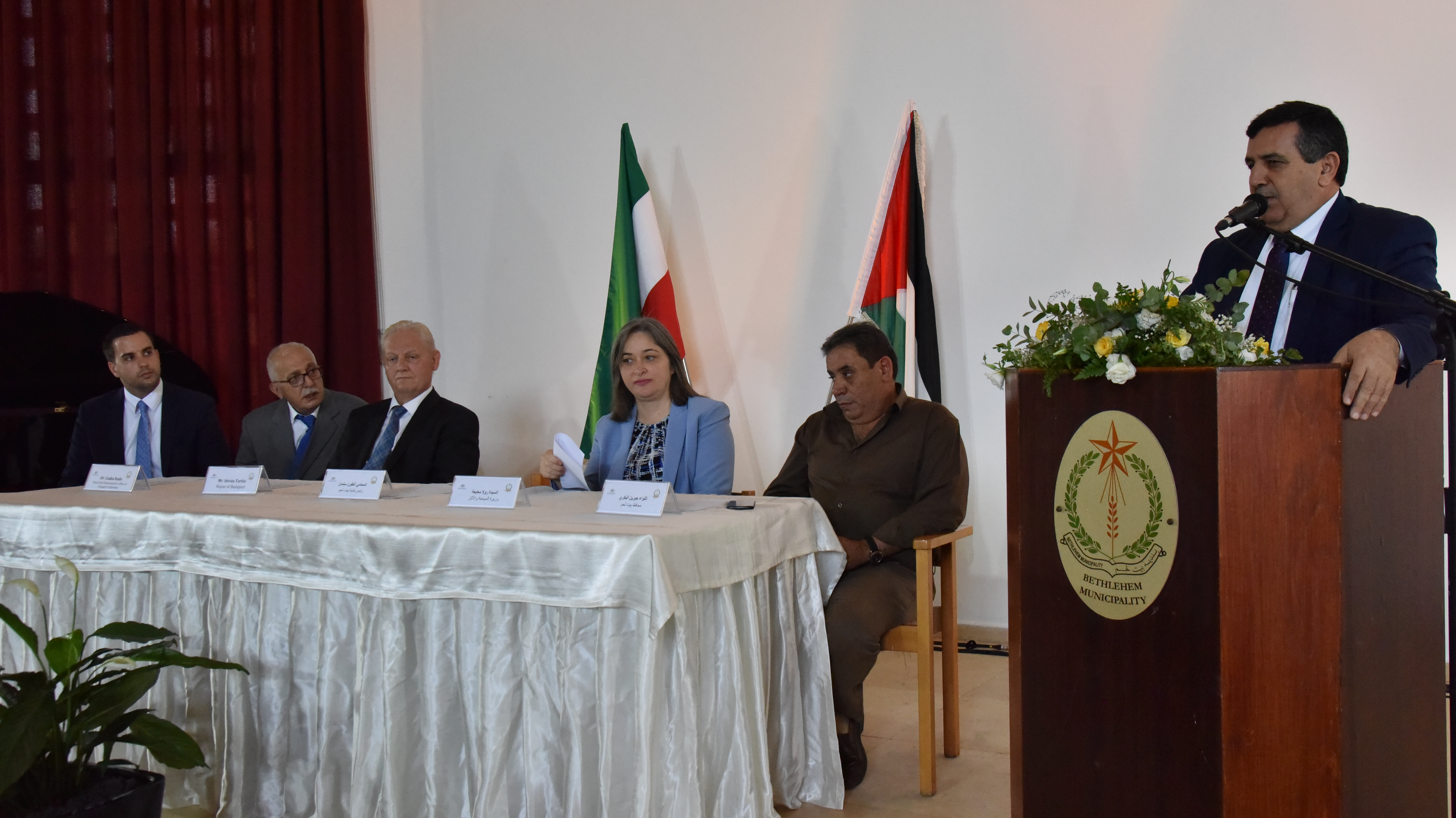 بلدية بيت لحم تحتفل بتوقيع إتفاقية توأمة جديدة مع العاصمة الهنغارية بودابست