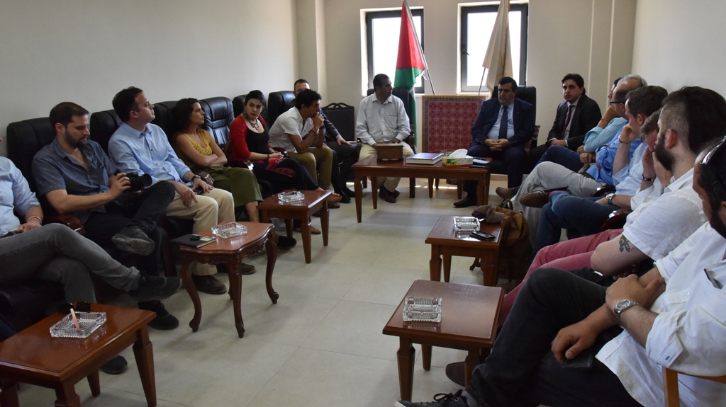 رئيس بلدية بيت لحم يستقبل وفداً من تشيلي ويتحدث عن المؤتمر القادم لمغتربي أبناء محافظة بيت لحم  