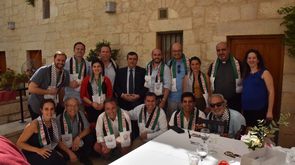 رئيس بلدية بيت لحم يستقبل وفداً من تشيلي ويتحدث عن المؤتمر القادم لمغتربي أبناء محافظة بيت لحم  