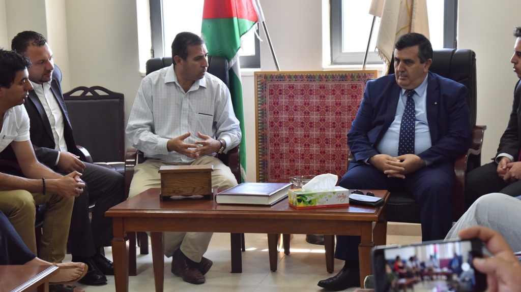 رئيس بلدية بيت لحم يستقبل وفداً من تشيلي ويتحدث عن المؤتمر القادم لمغتربي أبناء محافظة بيت لحم  
