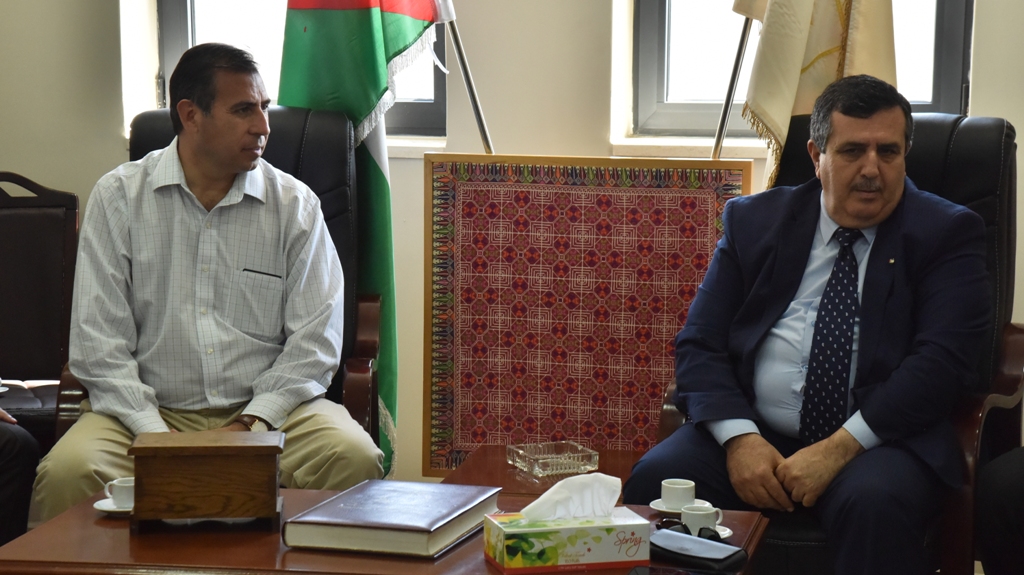 رئيس بلدية بيت لحم يستقبل وفداً من تشيلي ويتحدث عن المؤتمر القادم لمغتربي أبناء محافظة بيت لحم  