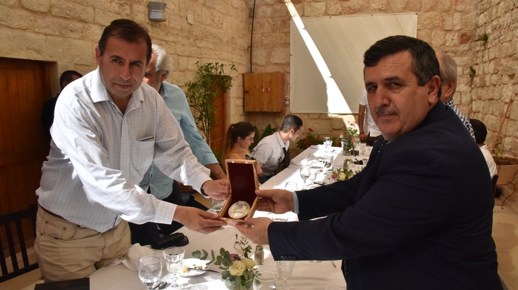 رئيس بلدية بيت لحم يستقبل وفداً من تشيلي ويتحدث عن المؤتمر القادم لمغتربي أبناء محافظة بيت لحم  