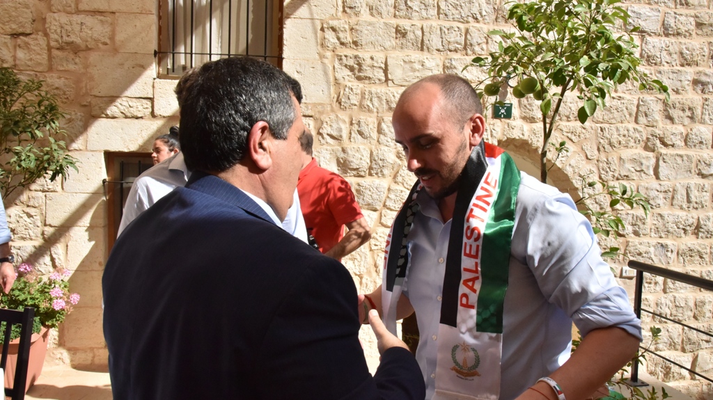 رئيس بلدية بيت لحم يستقبل وفداً من تشيلي ويتحدث عن المؤتمر القادم لمغتربي أبناء محافظة بيت لحم  