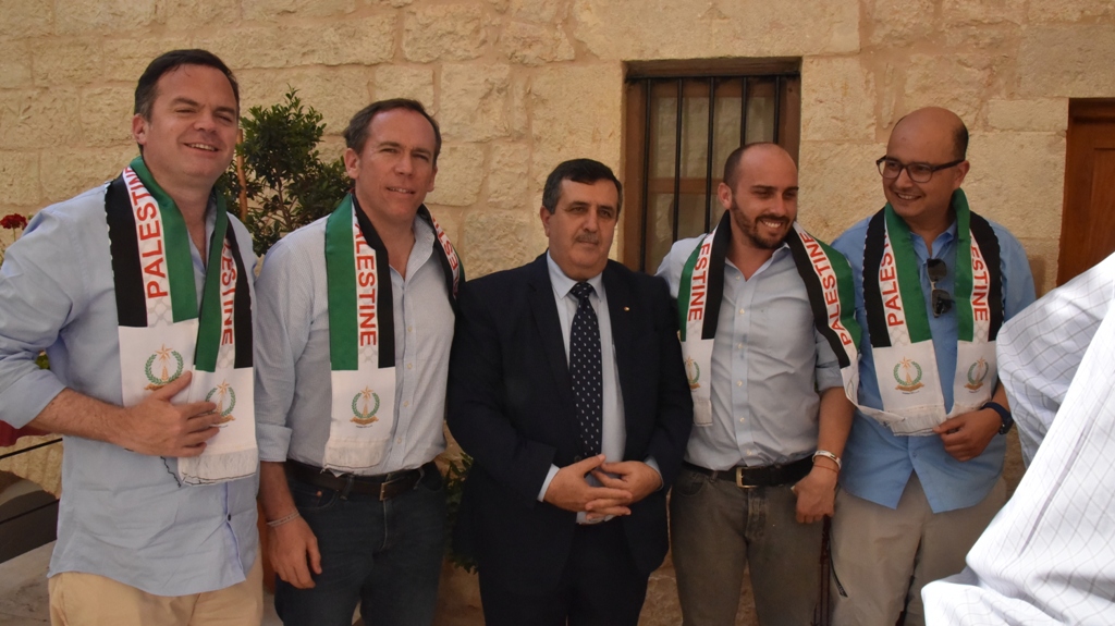 رئيس بلدية بيت لحم يستقبل وفداً من تشيلي ويتحدث عن المؤتمر القادم لمغتربي أبناء محافظة بيت لحم  