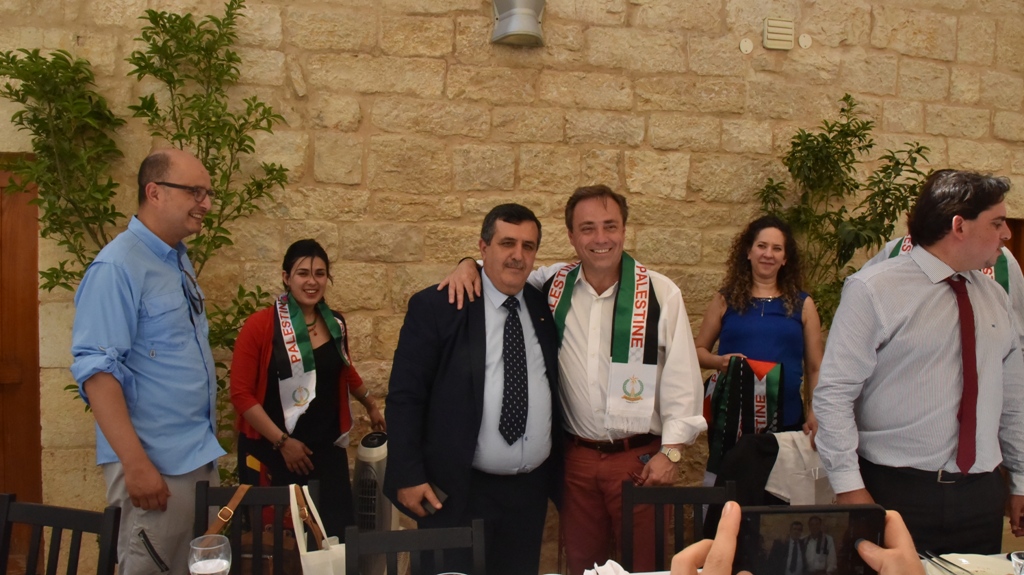 رئيس بلدية بيت لحم يستقبل وفداً من تشيلي ويتحدث عن المؤتمر القادم لمغتربي أبناء محافظة بيت لحم  