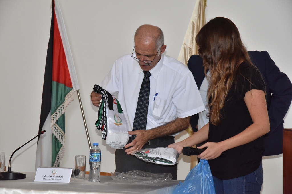 لقاء في مركز السلام في بيت لحم لرؤساء ومدراء البلديات الأعضاء في ميثاق ميلانو لسياسات الغذاء