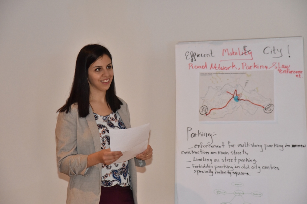 ورشة عمل في مركز السلام/ بيت لحم تحت عنوان ( الحركة المرورية لمحافظة بيت لحم للعام 2030 )