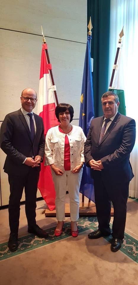 رئيس بلدية بيت لحم يشارك في ندوة في ألمانيا تحت عنوان "مدن في حرب، مدن من أجل السلام "