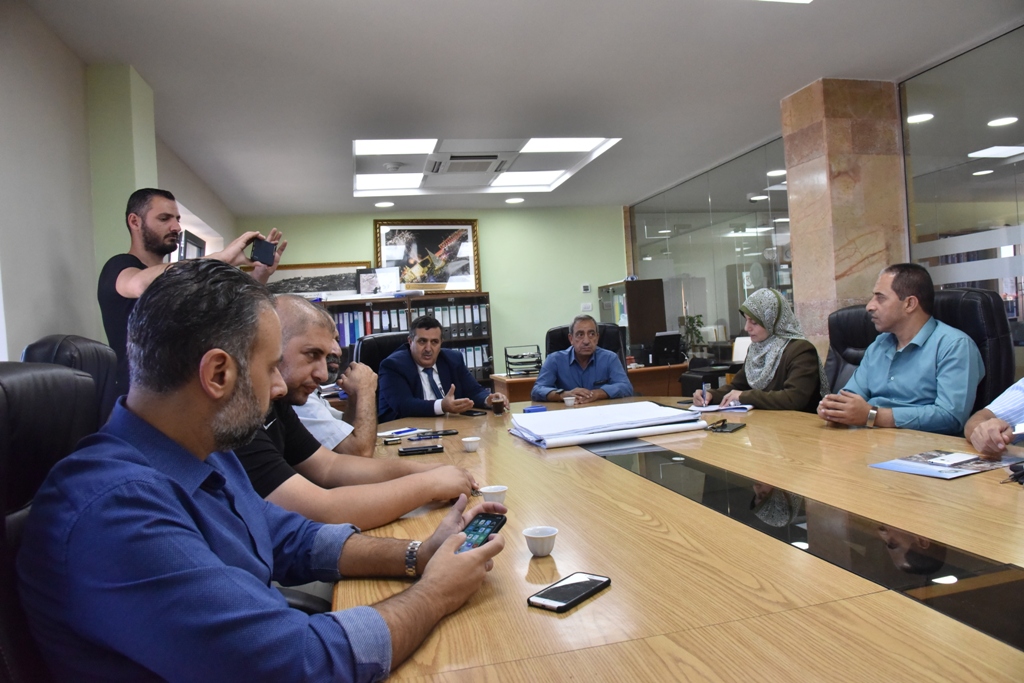 رئيس بلدية بيت لحم يلتقي مع مؤسسات وبلديات المحافظة تحضيراً لحملة بيت لحم نظيفة وخضراء بمناسبة اليوم العالمي للنظافة