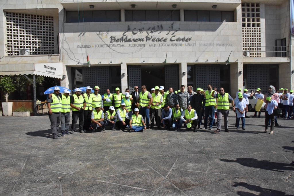 حملة اليوم العالمي للنظافة تنطلق في محافظة بيت لحم تحت شعار بيت لحم نظيفة وخضراء