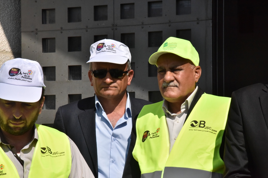 حملة اليوم العالمي للنظافة تنطلق في محافظة بيت لحم تحت شعار بيت لحم نظيفة وخضراء