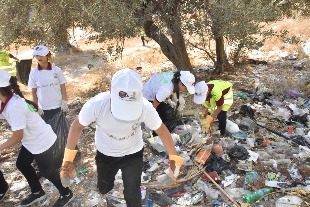 حملة اليوم العالمي للنظافة تنطلق في محافظة بيت لحم تحت شعار بيت لحم نظيفة وخضراء