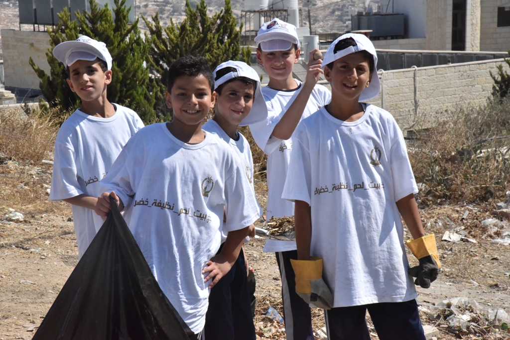 حملة اليوم العالمي للنظافة تنطلق في محافظة بيت لحم تحت شعار بيت لحم نظيفة وخضراء