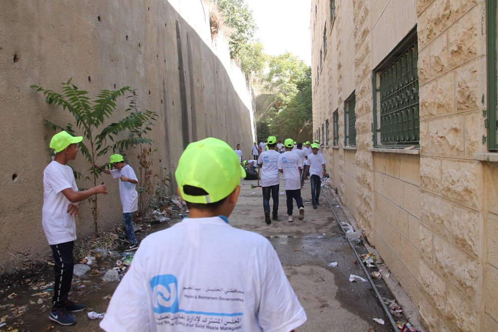 حملة اليوم العالمي للنظافة تنطلق في محافظة بيت لحم تحت شعار بيت لحم نظيفة وخضراء
